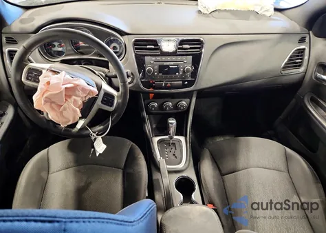 2012 Chrysler 200 Touring z USA, uszkodzony, nr VIN 1C3CCBBB6CN241555